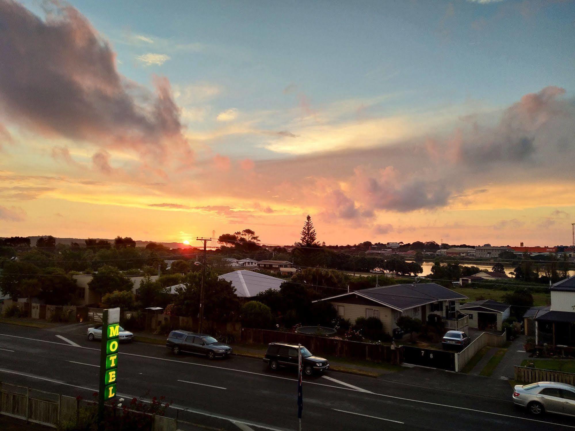 Te Awa Motel Whanganui Ngoại thất bức ảnh